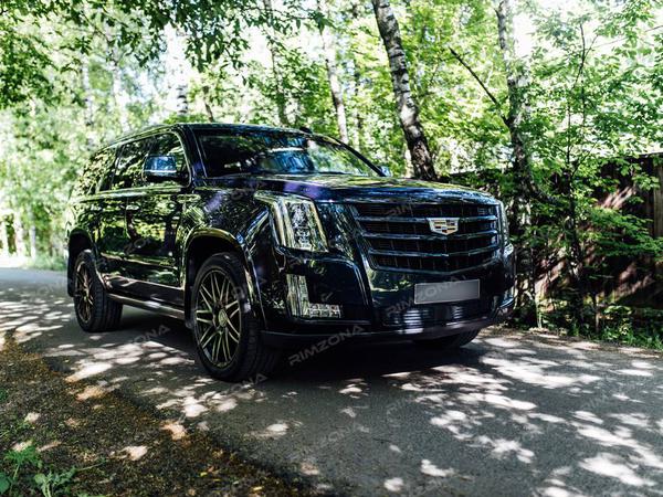 Cadillac Escalade на кованых дисках в стиле Brabus Monoblock F - Фото № 1