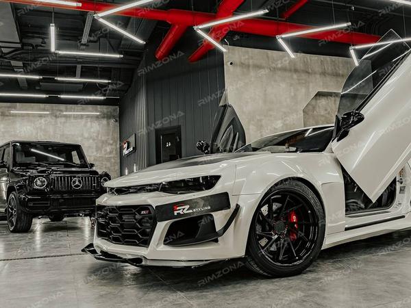 Chevrolet Camaro ZL1 на двухсоставных кованых дисках R20 - Фото № 1