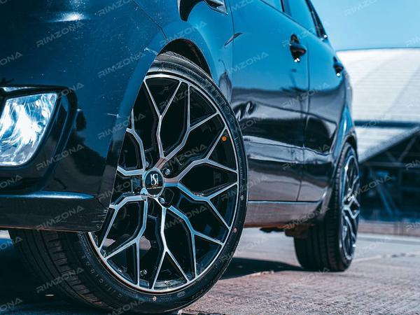 Kia Rio на литых дисках в стиле VOSSEN HF2 R18 - Фото № 3
