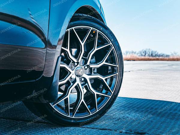 Kia Rio на литых дисках в стиле VOSSEN HF2 R18 - Фото № 5