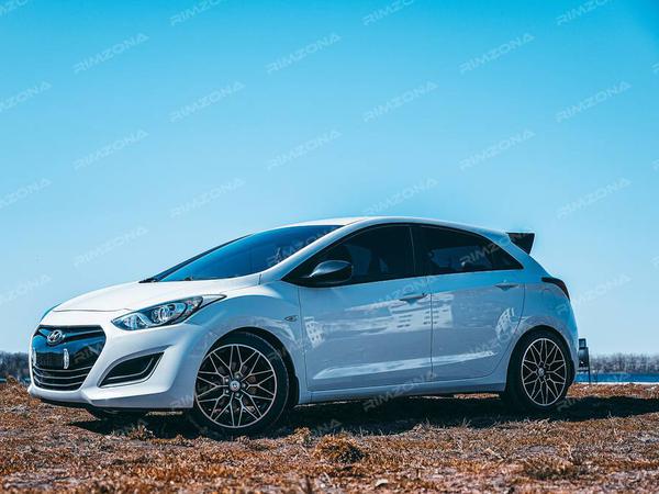 Hyundai i30 на литых дисках HRE P200 R18 - Фото № 1
