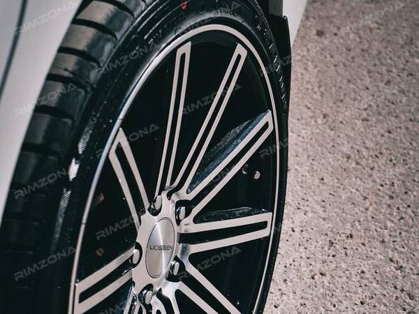 Toyota Corolla на литых дисках в стиле VOSSEN CV4 R18 - Фото № 5