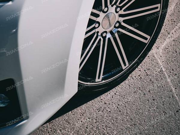 Toyota Corolla на литых дисках в стиле VOSSEN CV4 R18 - Фото № 4