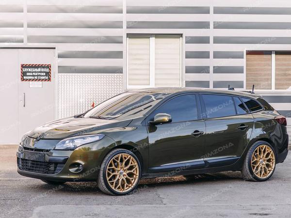 Renault Megane 3 на литых дисках в стиле VOSSEN HF-2 - Фото № 2