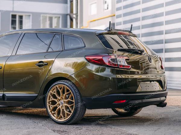 Renault Megane 3 на литых дисках в стиле VOSSEN HF-2 - Фото № 4