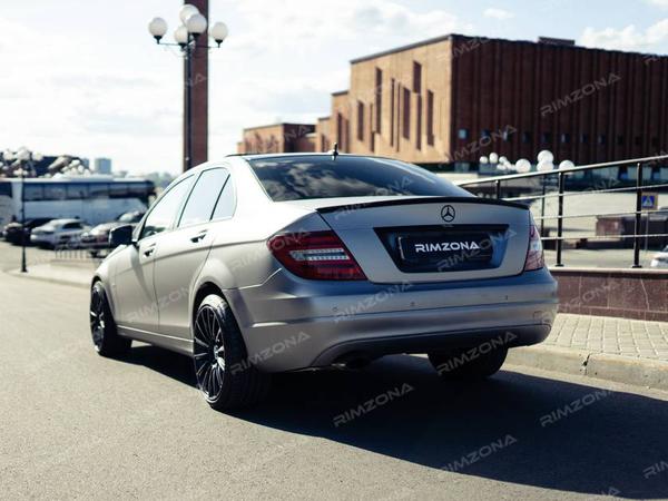 Mercedes c-Klasse на литых дисках в стиле Mercedes AMG R18 - Фото № 5