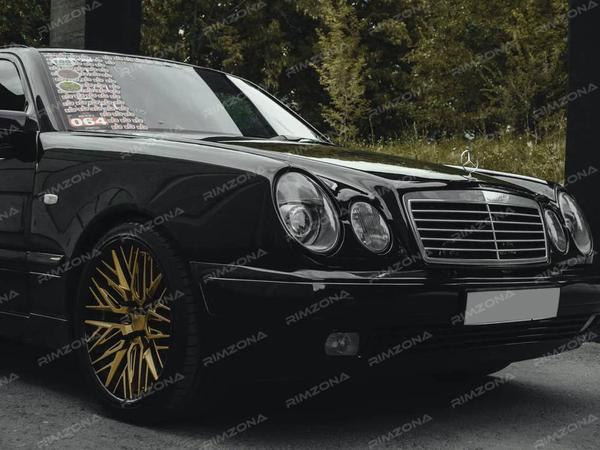 Mercedes-Benz E-Class на двусоставных кованых дисках - Фото № 2