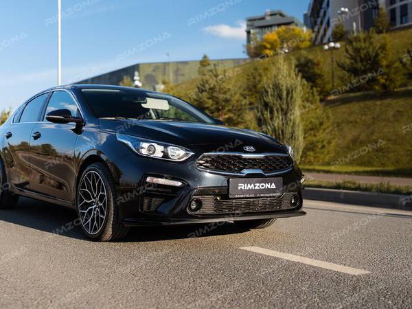 KIA cerato на литых дисках в стиле VOSSEN HF2 R18 - Фото № 2