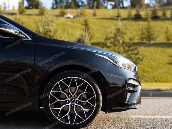 KIA cerato на литых дисках в стиле VOSSEN HF2 R18 - Фото № 6