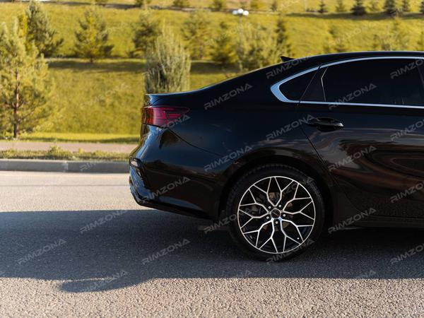 KIA cerato на литых дисках в стиле VOSSEN HF2 R18 - Фото № 5