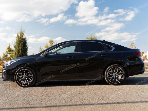 KIA cerato на литых дисках в стиле VOSSEN HF2 R18 - Фото № 4