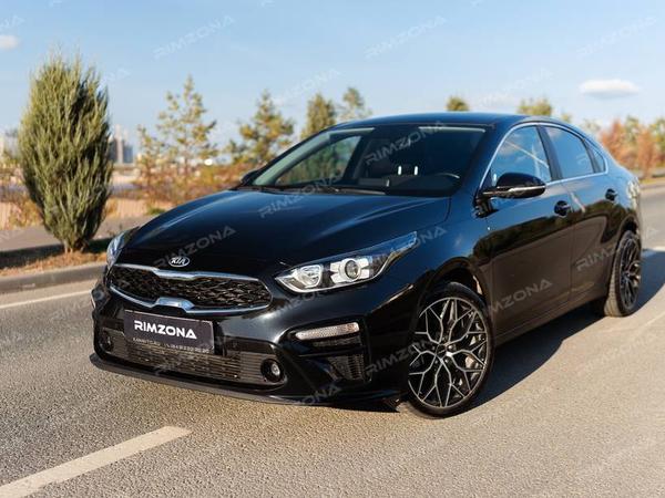 KIA cerato на литых дисках в стиле VOSSEN HF2 R18 - Фото № 1