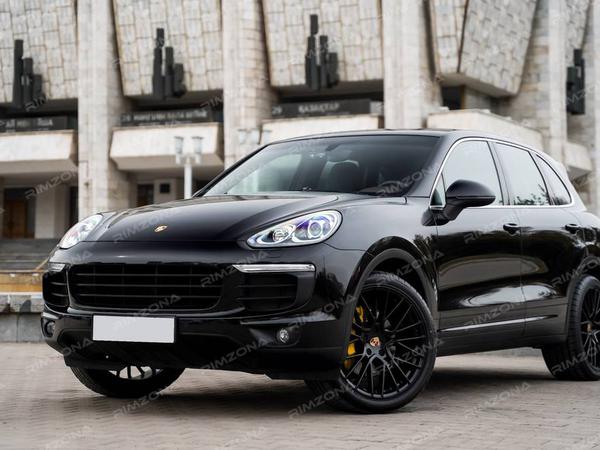 PORSCHE CAYENNE НА ЛИТЫХ ДИСКАХ В СТИЛЕ PORSCHE RS SPYDER R20 - Фото № 4