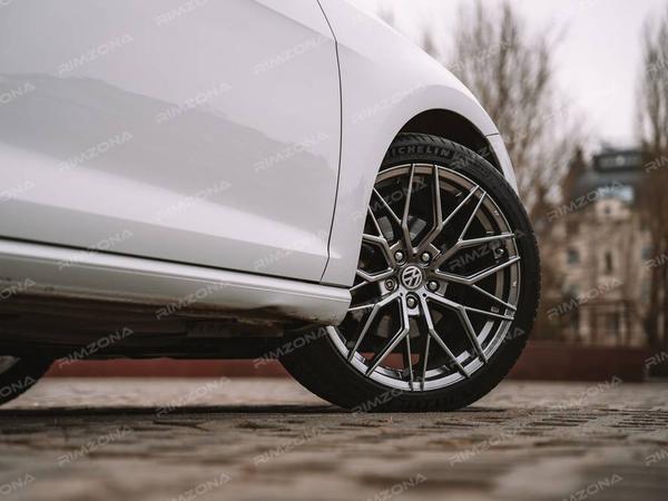 Volkswagen Golf на литых дисках VORSTEINER VFF-107 R18 - Фото № 4