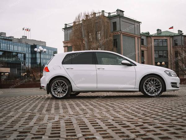 Volkswagen Golf на литых дисках VORSTEINER VFF-107 R18 - Фото № 3
