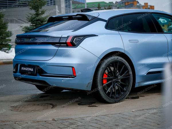 ZEEKR 001 НА КОВАНЫХ ДИСКАХ В СТИЛЕ VOSSEN HF-4T R22 - Фото № 5
