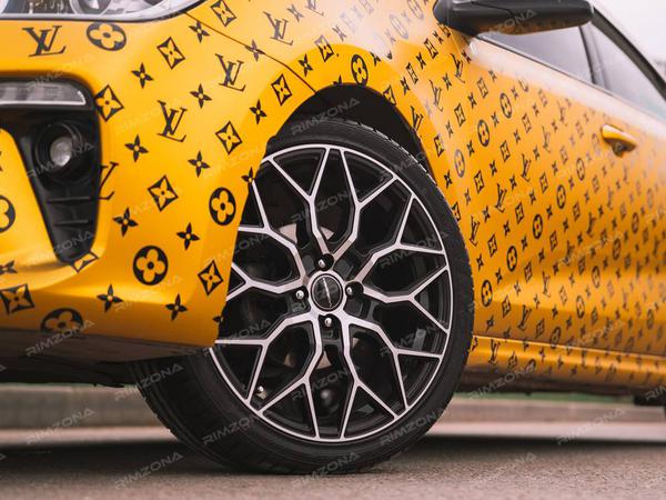 KIA Rio на литых дисках в стиле Vossen HF-2 R18 - Фото № 1