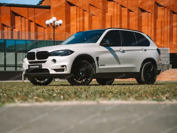 BMW X5 НА ЛИТЫХ ДИСКАХ В СТИЛЕ BMW 818 STYLE R21 - Фото № 1