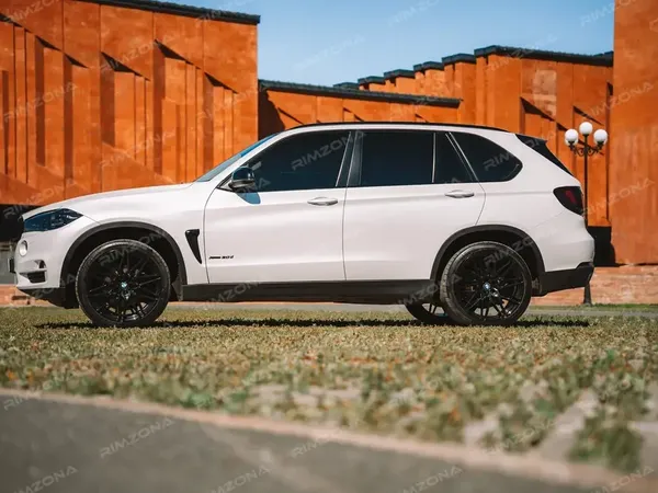 BMW X5 НА ЛИТЫХ ДИСКАХ В СТИЛЕ BMW 818 STYLE R21 - Фото № 6