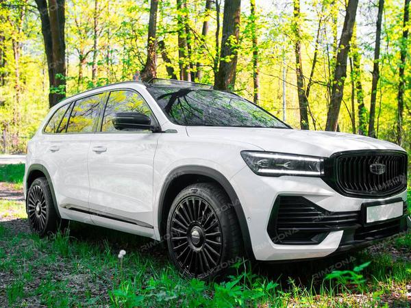 Geely Monjaro на литых дисках в стиле Mansory - Фото № 1
