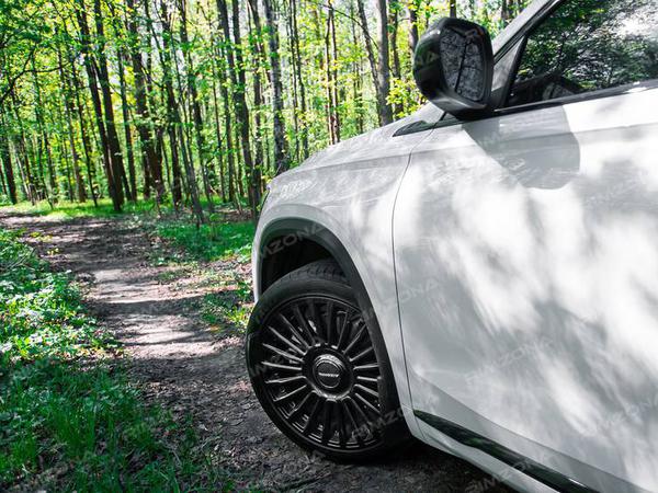 Geely Monjaro на литых дисках в стиле Mansory - Фото № 6
