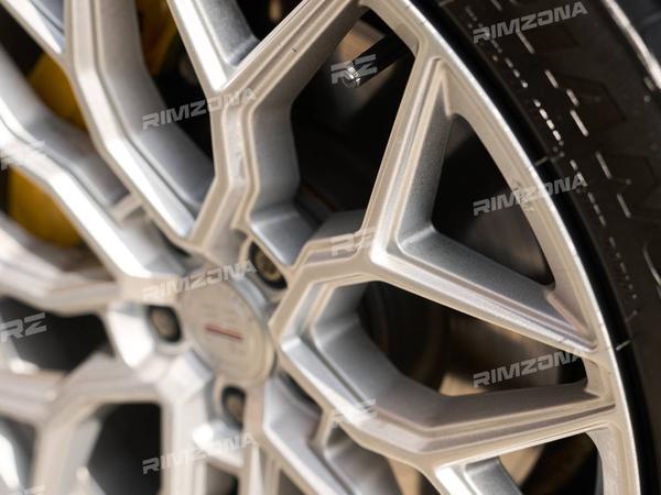 Audi А4 НА ЛИТЫХ ДИСКАХ В СТИЛЕ VOSSEN HF-2 R18 - Фото № 4