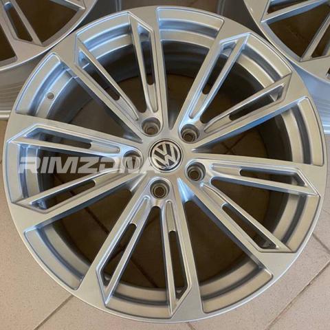 Литой диск В стиле Volkswagen VL1160 R18 8J 5x112 ET38 dia 66.6